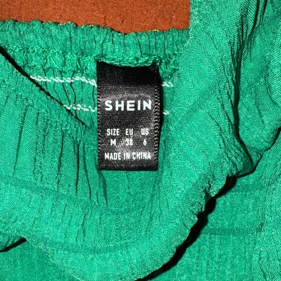 Green Dress - Picture 5 of 5